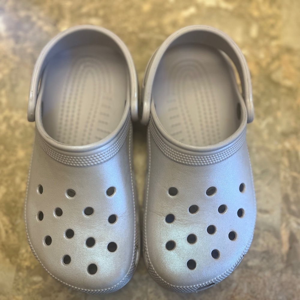 Crocs size women 6 men 4! Great with Halloween charms!